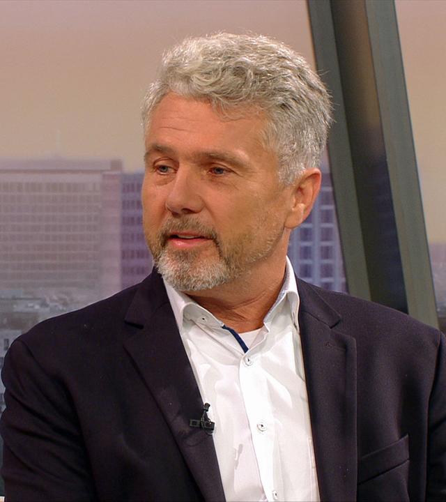 Presse mit Erik Kirschbaum / freier Journalist