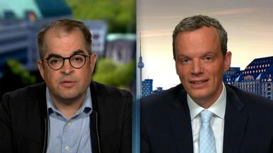 ZDF-Korrespondenten Rzpeka und Neuhann in der Doppelschalte nebeneinander