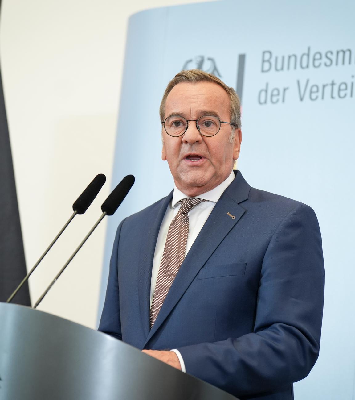 Verteidigungsminister Boris Pistorius beim Statement nach der Sitzung des Bundeskabinett im Bundesministerium der Verteidigung.