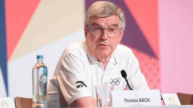 Der Präsident des Internationalen Olympischen Komitees, Thomas Bach nimmt an der regulären Pressekonferenz teil.