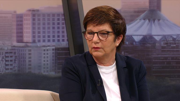 Presseschau mit Ursula Weidenfeld