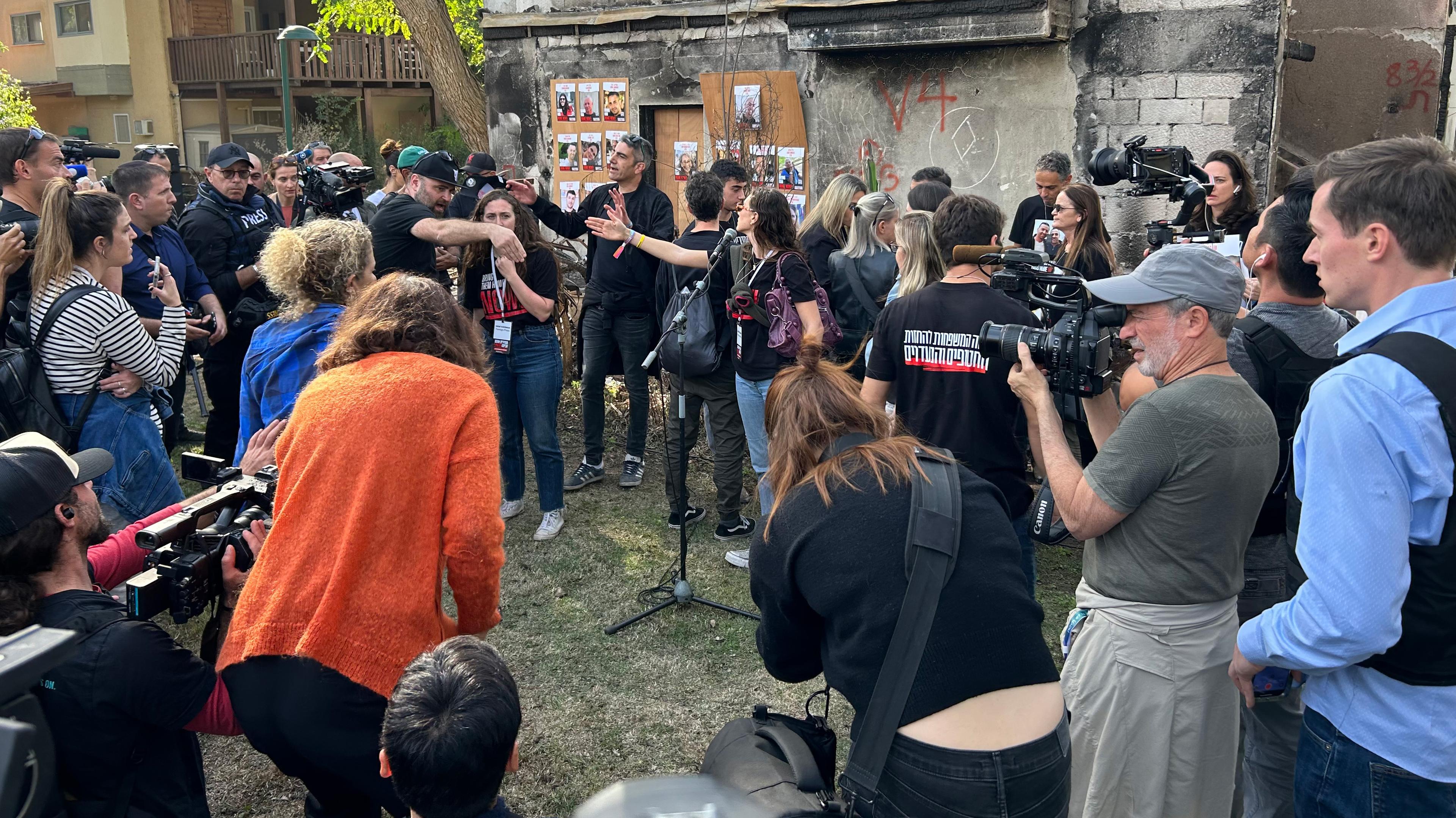 Pressetermin im Kibbuz Be'eri