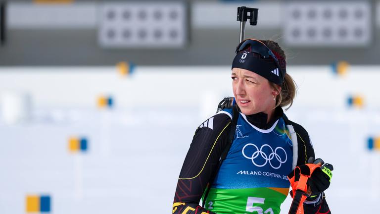 Biathletin Franziska Preuß am Schießstand
