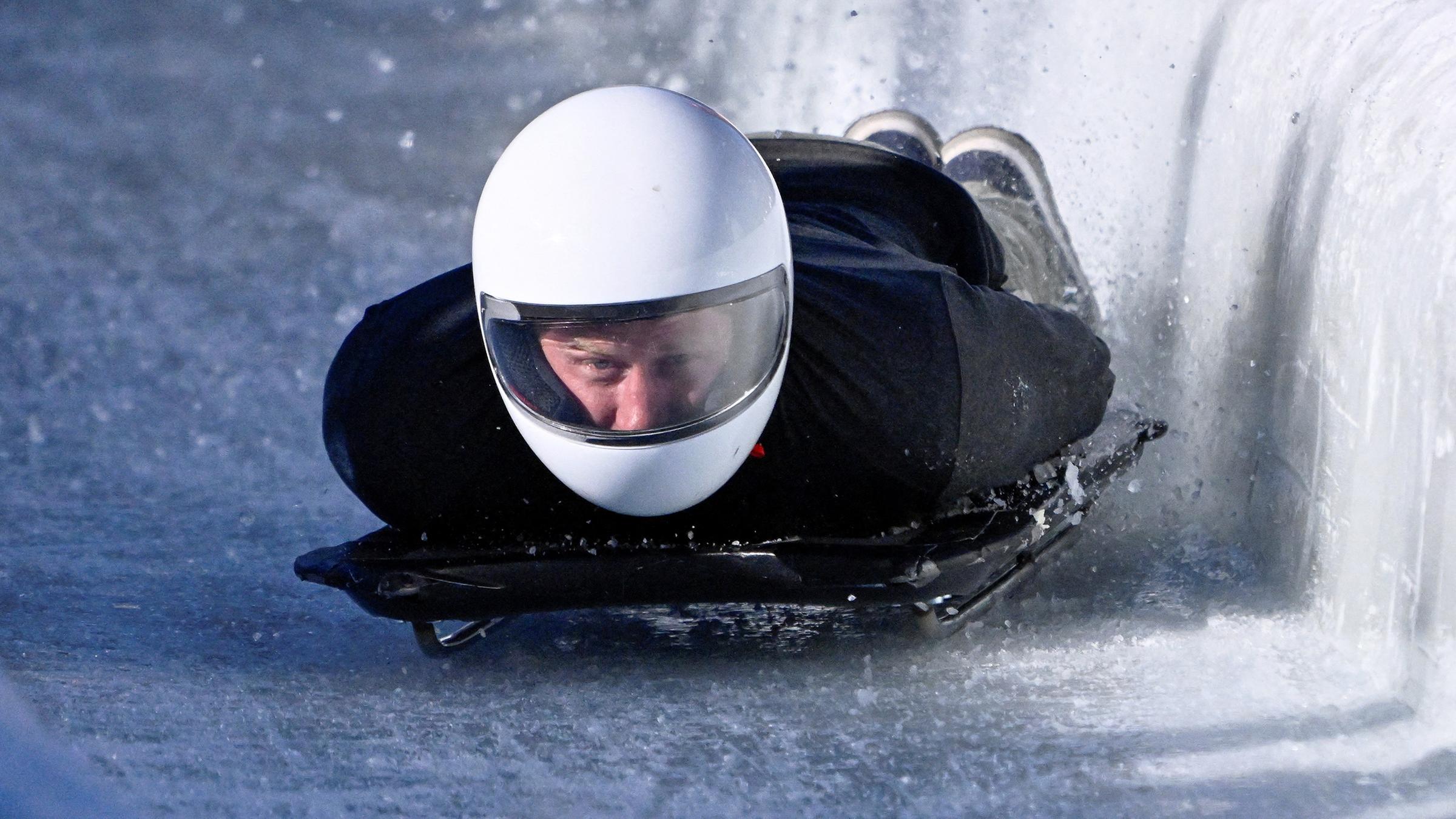Prinz Harry wagt sich im kanadischen Whistler auf den Skeleton-Bob.