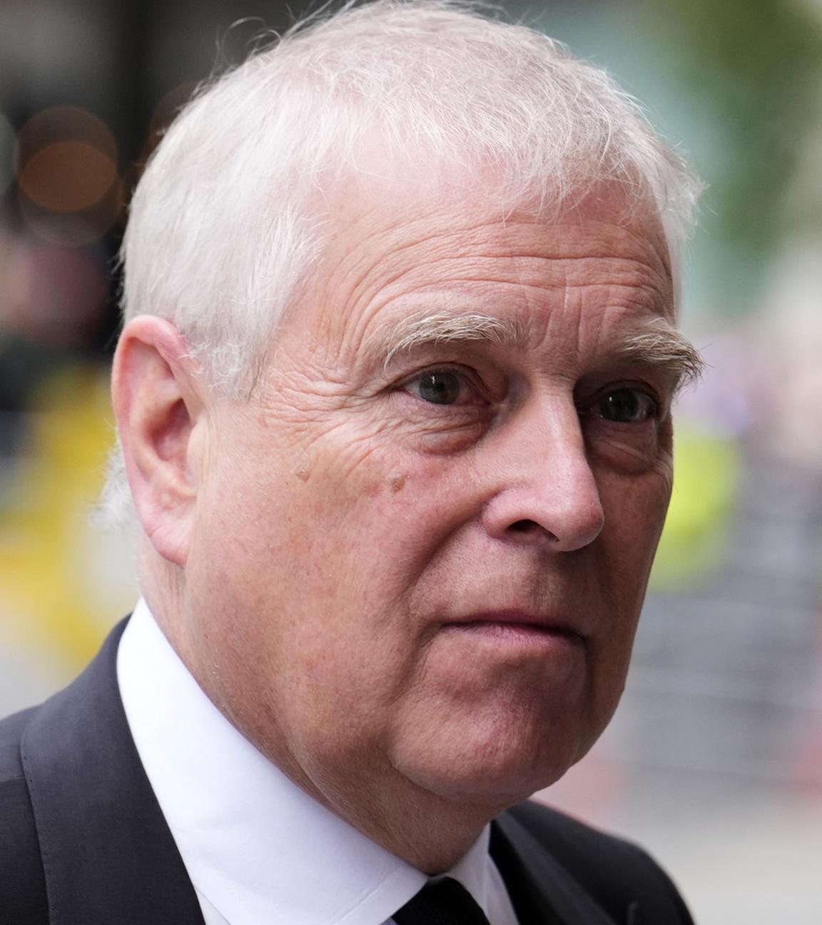 Der damalige Prinz Andrew kommt zur Beerdigung der Herzogin von Kent in der Westminster Cathedral in London. (Archiv)