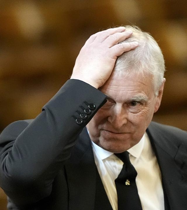 Wegen seinem Verhältnis zu Sexualstraftäter Jeffrey Epstein gab Prinz Andrew bereits seine Titel auf. Nun muss er eventuell sein Anwesen verlassen.