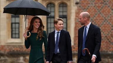 Prinz George wird von Prinz William und Prinzessin Catherin zum Eton College begleitet