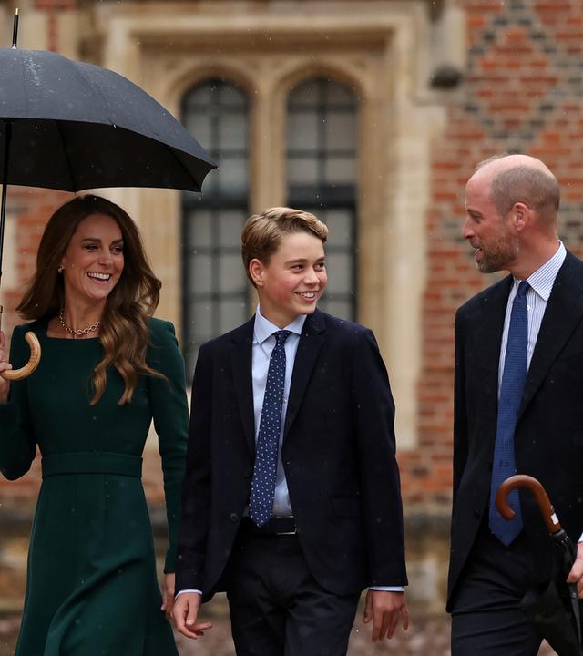 Prinz George wird von Prinz William und Prinzessin Catherin zum Eton College begleitet