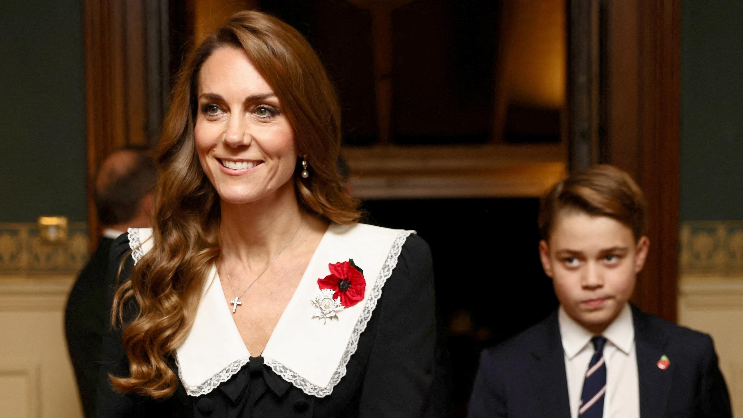 Kate, Prinzessin von Wales, und Prinz George kommen am 08.11.2025 in der Royal Albert Hall in London zum Royal British Legion Festival of Remembrance an.