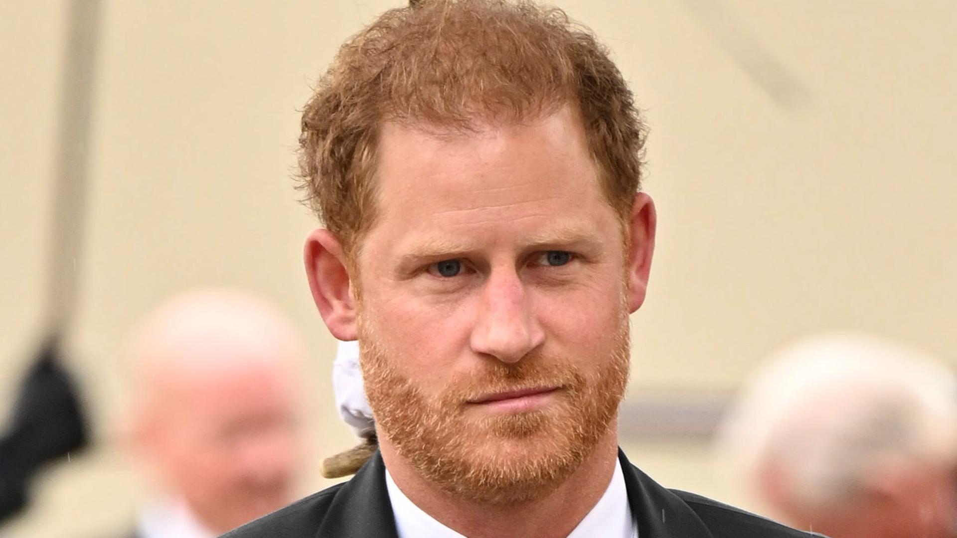 Prinz Harry in London vor der Krönungszeremonie von König Charles. Jetzt klagt er gegen die Tabloids, Archiv