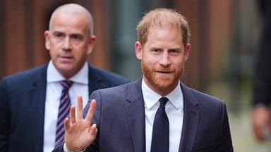 Prinz Harry: Prozess gegen Boulevardpresse