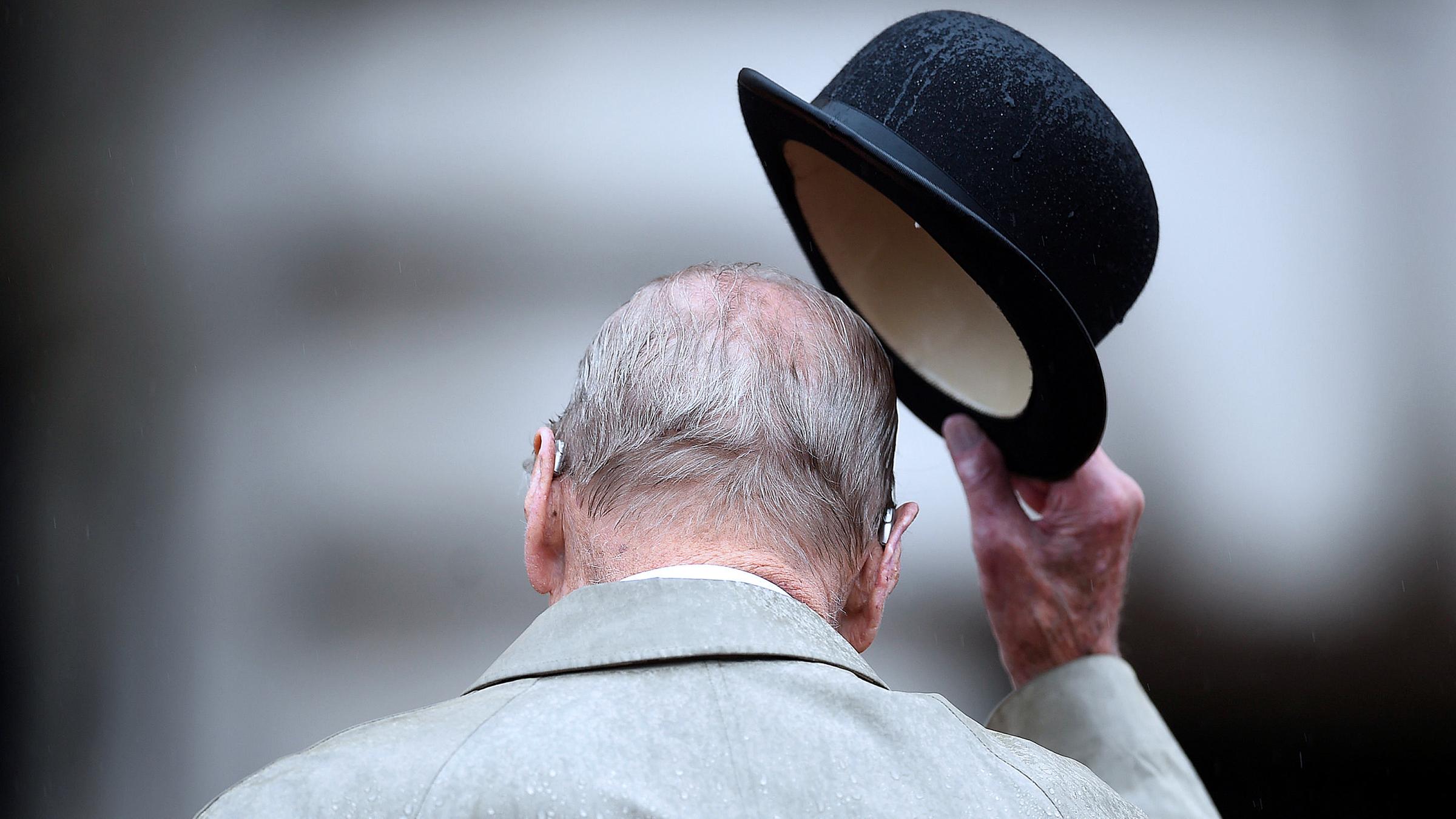 Archiv: Prinz Philip dankt ab