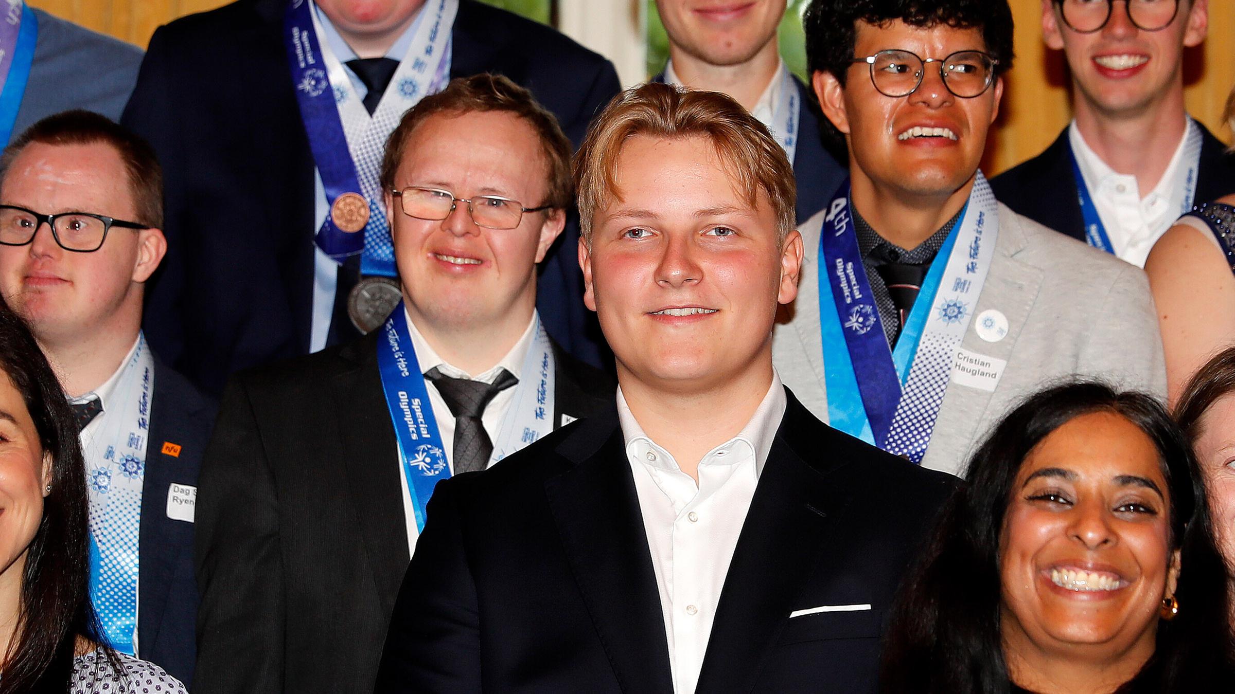 Der Sohn von Prinz Haakon und Prinzessin Mette-Marit nahm an einem Empfang für die norwegische Mannschaft der Special Olympics teil.