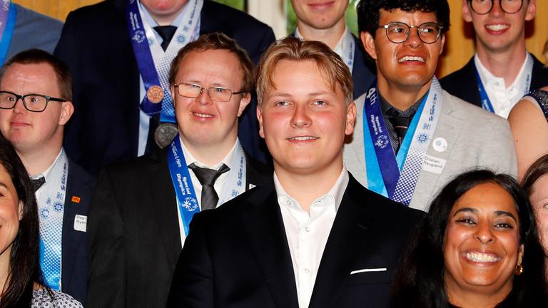 Der Sohn von Prinz Haakon und Prinzessin Mette-Marit nahm an einem Empfang für die norwegische Mannschaft der Special Olympics teil.