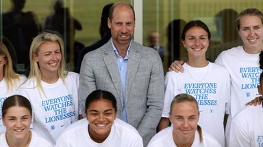 Prinz William trifft die englische Frauen-Fußballnationalmannschaft
