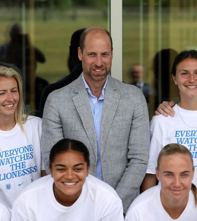 Prinz William trifft die englische Frauen-Fußballnationalmannschaft