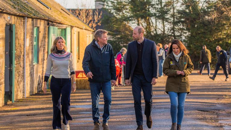 Prinz William besucht schottische Landwirte