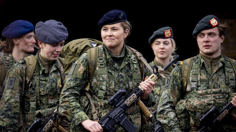 Prinzessin Amalia beendet Militärausbildung