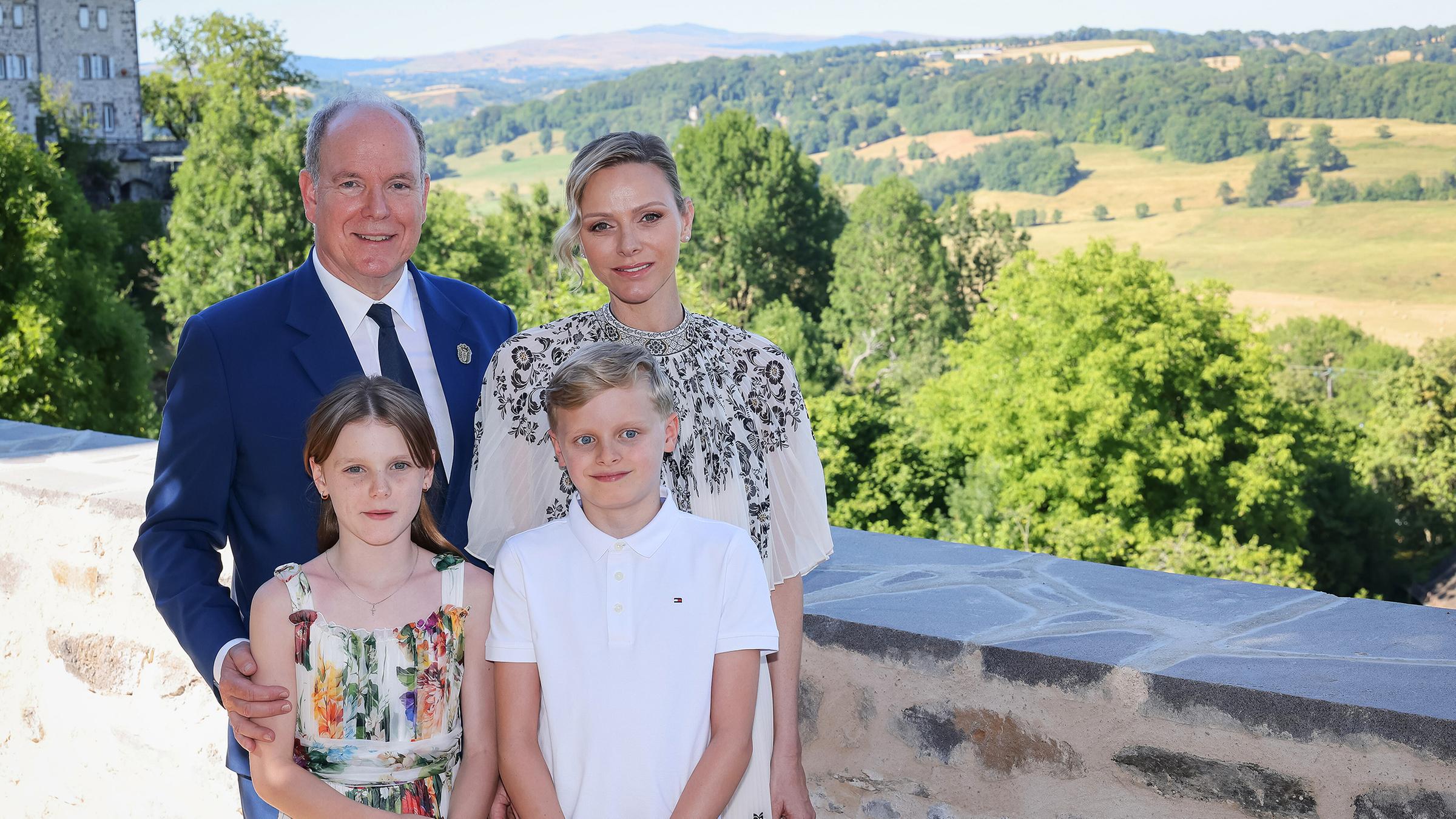 Die monegassische Fürstenfamilie hat einige Termine in Südfrankreich wahrgenommen. Bei der Einweihung einer Bibliothek spielte Gabriella die Hauptrolle: Sie trägt ihren Namen. (10.07.2025)