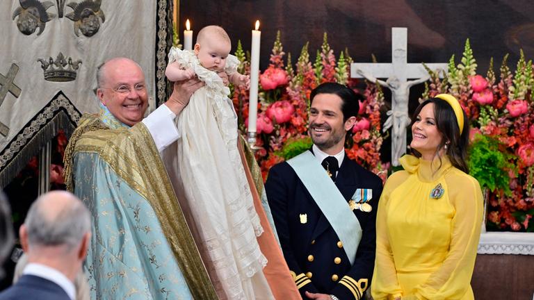 Schwedische Königsfamilie feiert royale Taufe