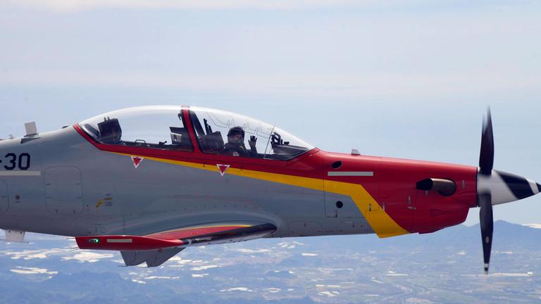 Prinzessin Leonor von Spanien bei ihrem zweiten Solo-Flug im Rahmen ihrer Militär-Ausbildung.