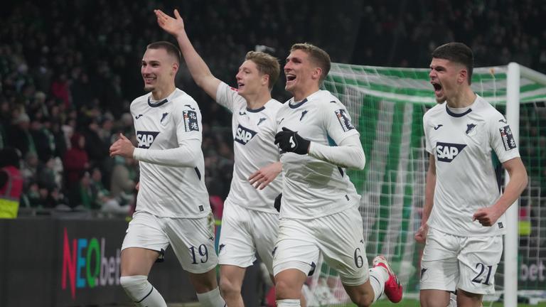 Grischa Prömel (Hoffenheim) freut sich über das Tor zum 0:2.