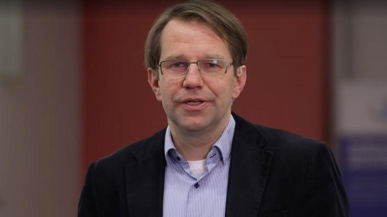 Screenshot aus Video: Professor Jens Boysen-Hogreve