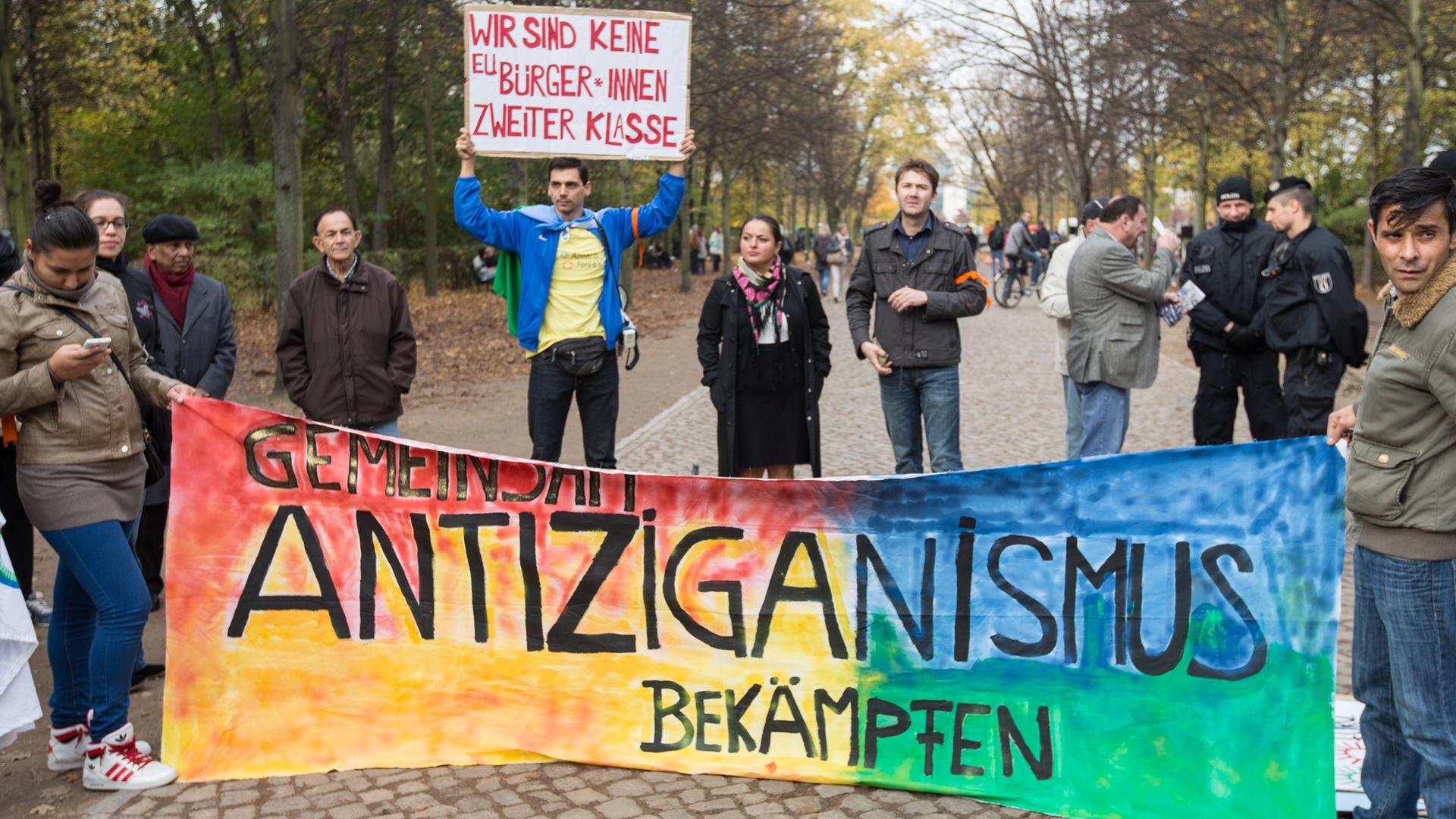 Archiv: Protest gegen Antiziganismus in Berlin