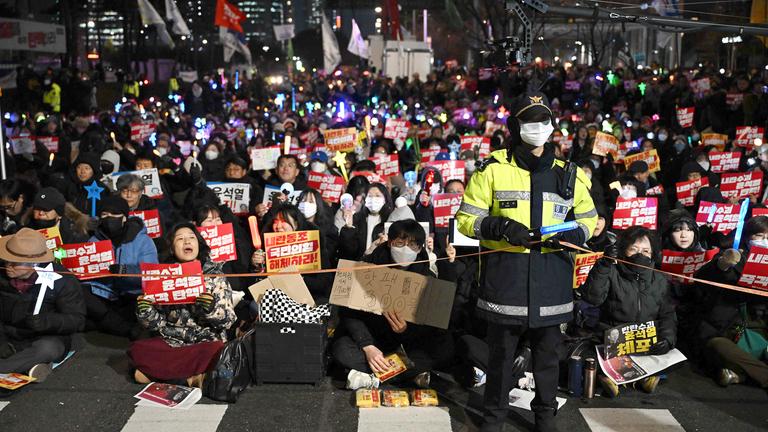 Protest in Seoul (Südkorea), aufgenommen am 10.122024 in Seoul