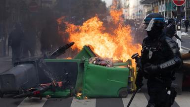 Schwere Krawalle bei Protesten in Frankreich