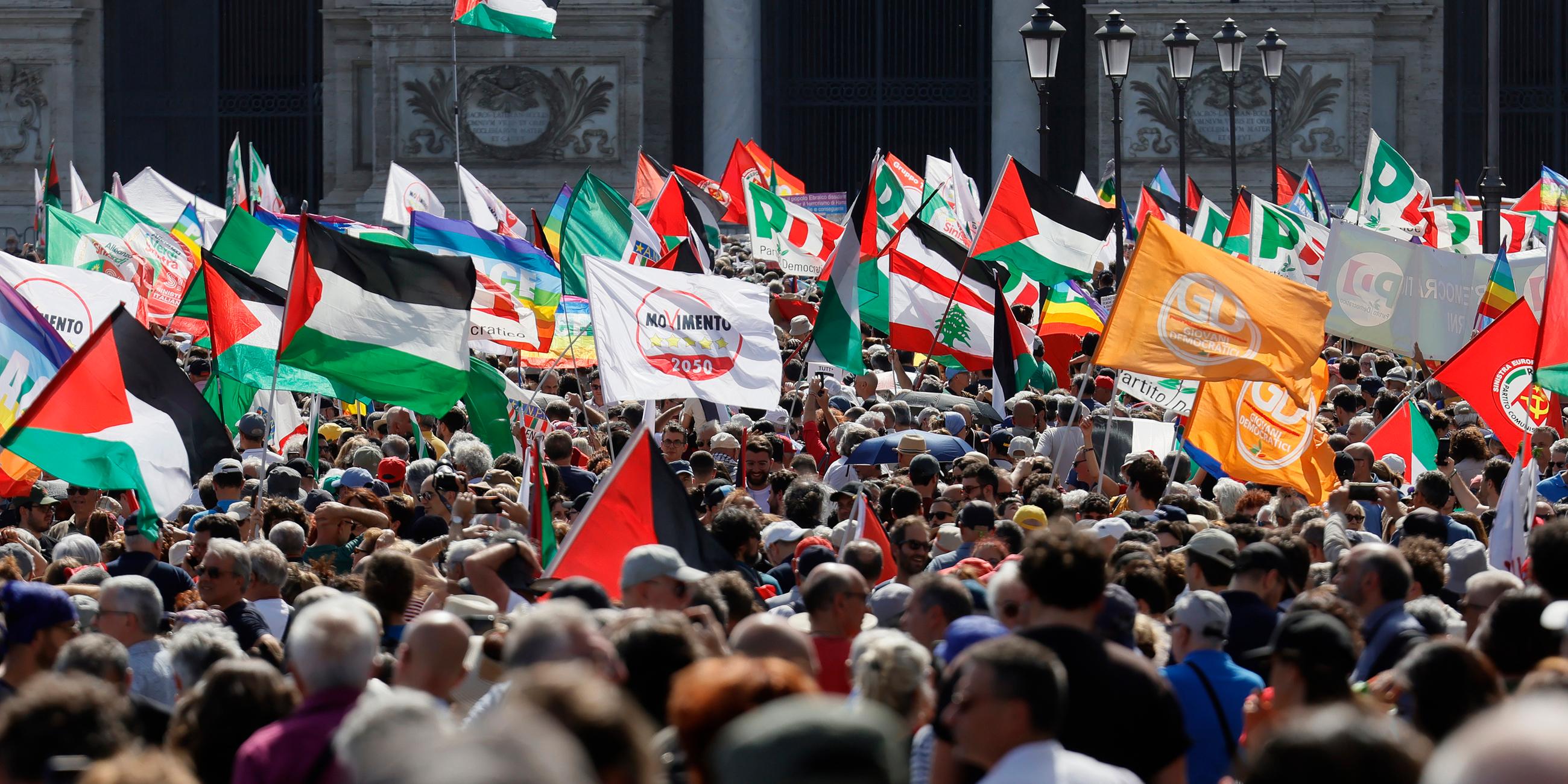 Demonstranten in Rom bei einer Pro-Palästina-Kundgebung