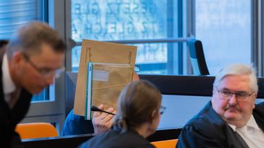 Prozessauftakt nach riesigem Waffenfund