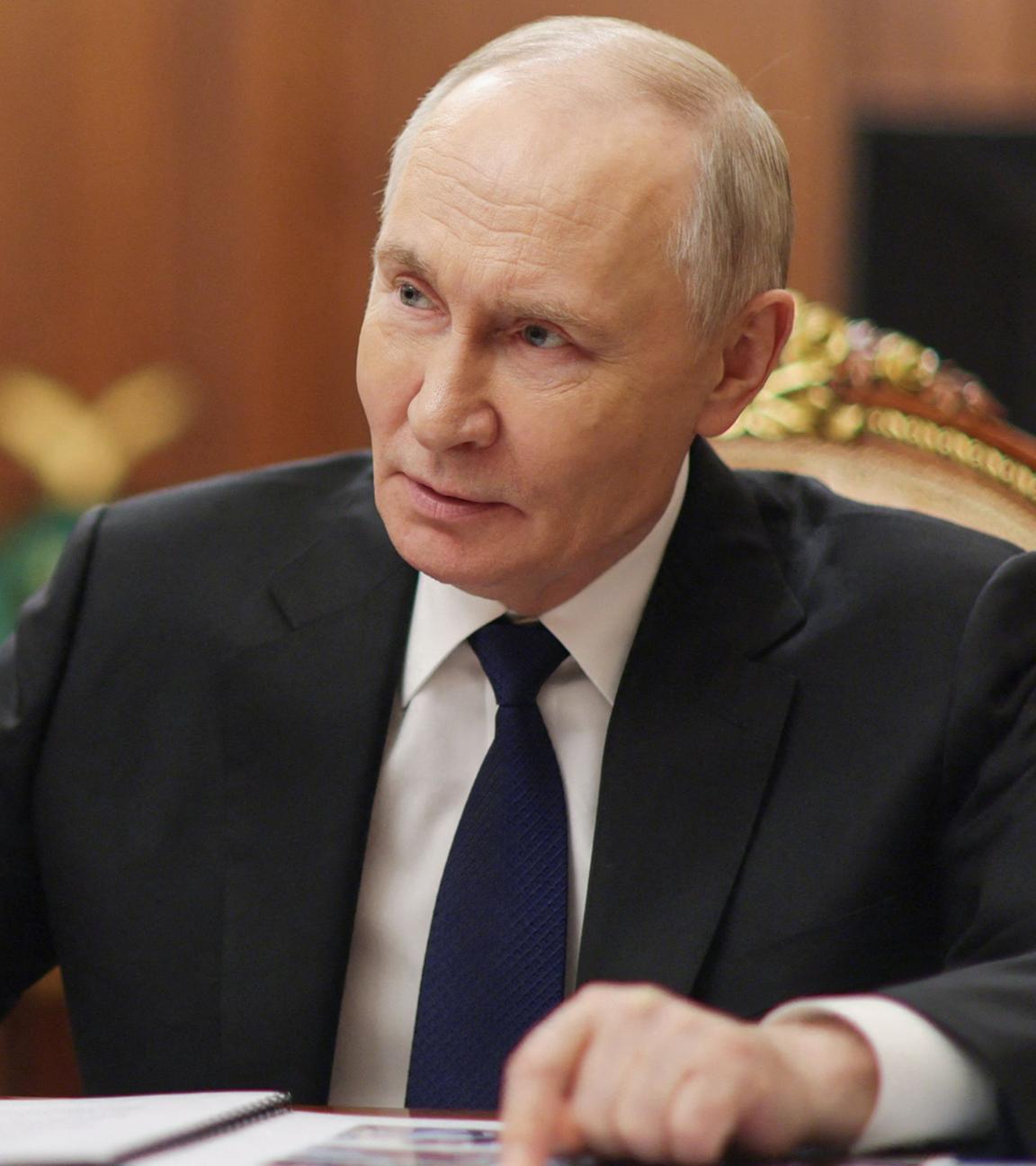 Der russische Präsident Wladimir Putin nimmt an einem Treffen mit den stellvertretenden Verteidigungsministern Russlands in Moskau teil.