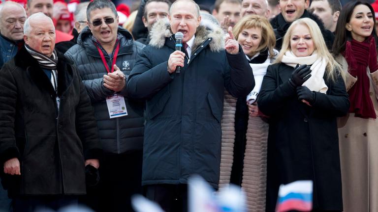 Der russische Präsident Wladimir Putin redet bei einer Wahlkampfveranstaltung in Moskau.