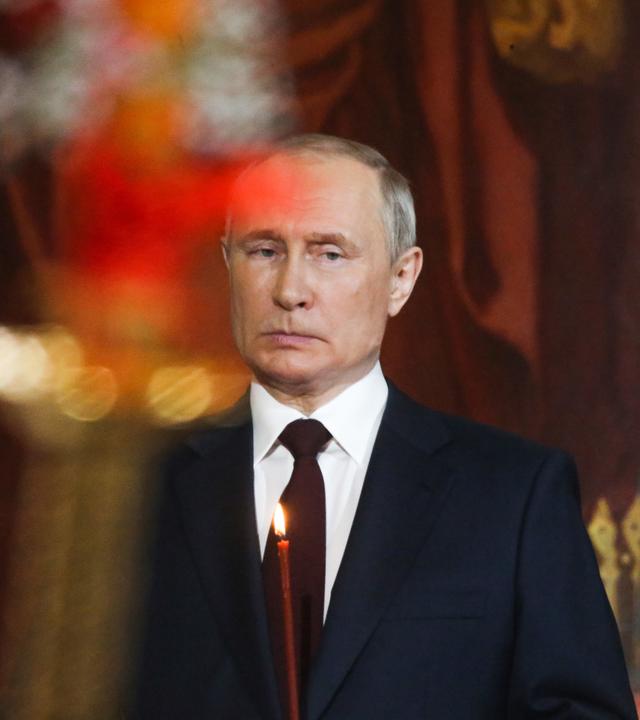 Wladimir Putin in sakraler Umgebung.