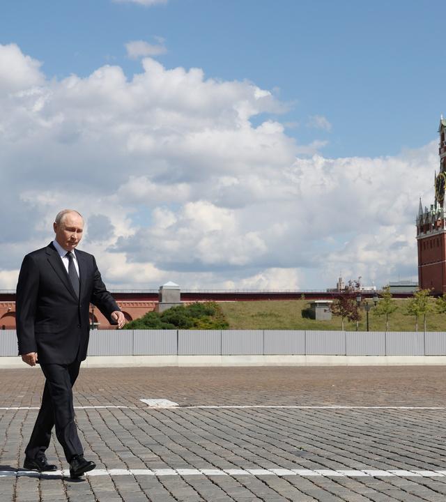 Putin vor dem Kreml.