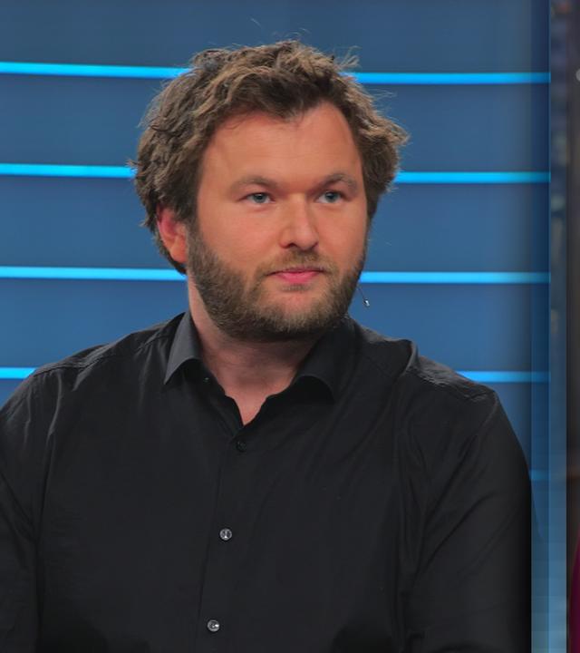 ZDF-Korrespondentin Elisabeth Schmidt und ZDF-Reporter Sebastian Ehm.