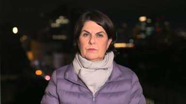 Anne Brühl vor Kiew bei Nacht.