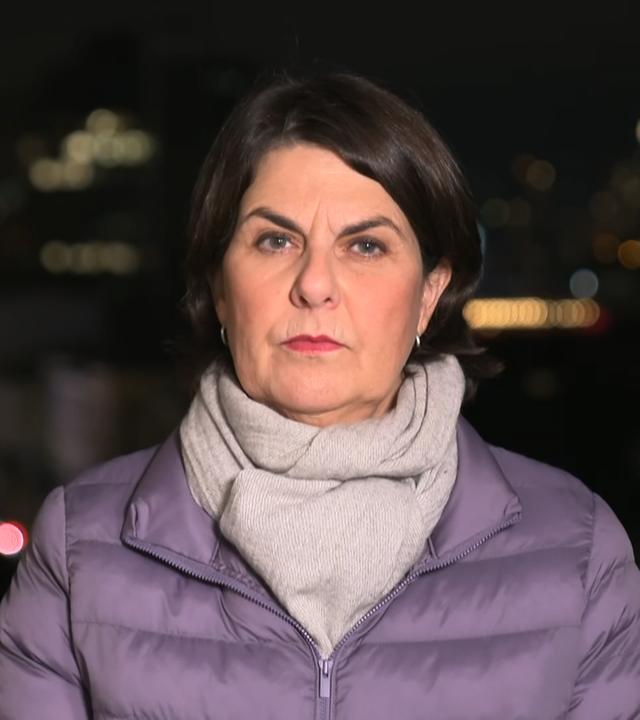 Anne Brühl vor Kiew bei Nacht.
