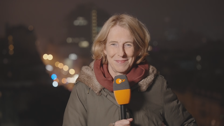Katrin Eigendorf vor Kiew bei Nacht