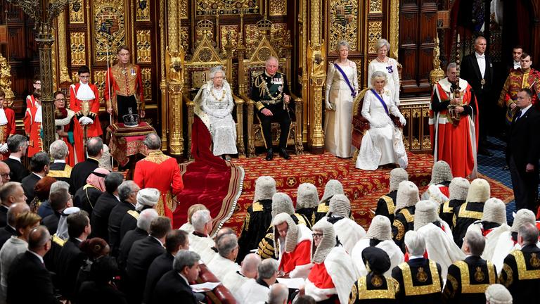 Die britische Königin Elisabeth II. zur feierlichen Parlamentseröffnung in London