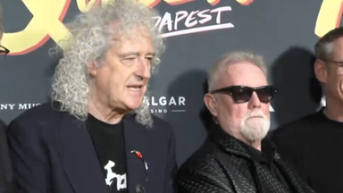 Das Bild zeigt die Musiker Brian May und Roger Taylor