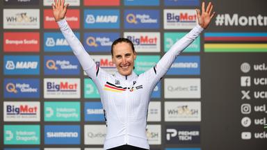 Franziska Koch jubelt, nachdem sie die Bronzemedaille bei der Rad-WM gewonnen hat am 20.09.2026 in Montreal.