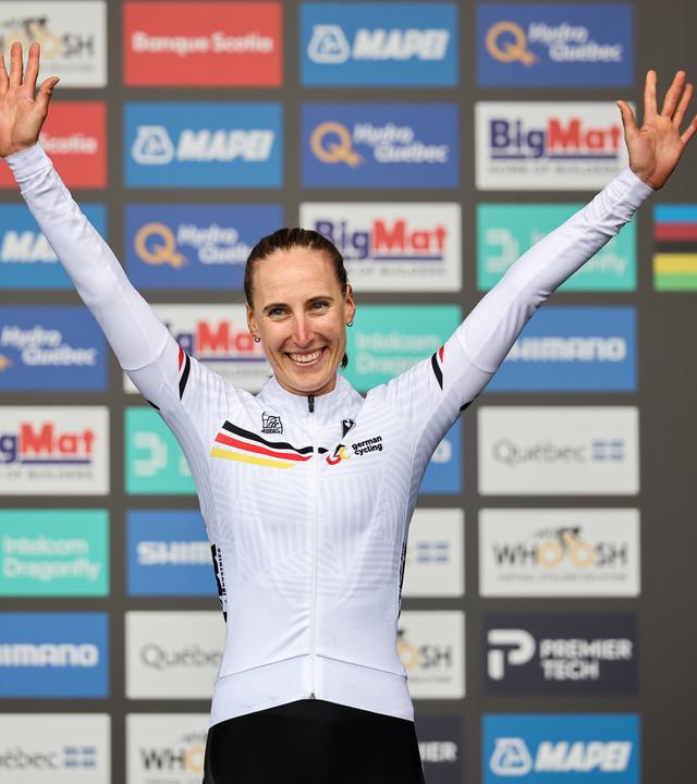 Franziska Koch jubelt, nachdem sie die Bronzemedaille bei der Rad-WM gewonnen hat am 20.09.2026 in Montreal.