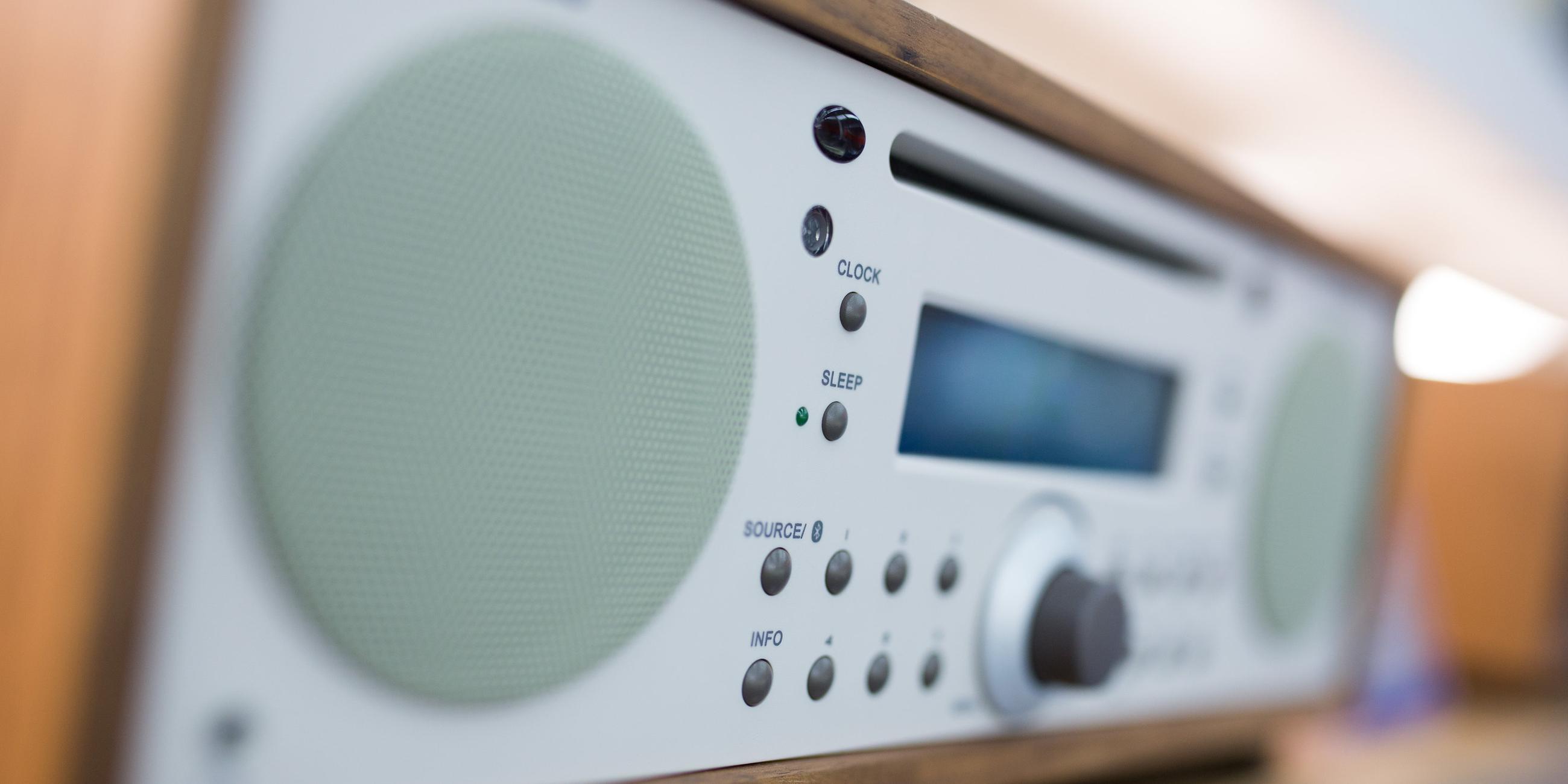 Eine Nahaufnahme eines Radiogeräts.