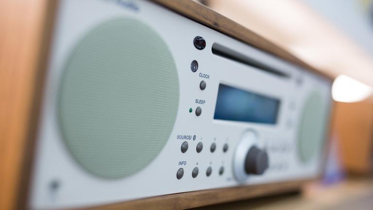 Eine Nahaufnahme eines Radiogeräts.