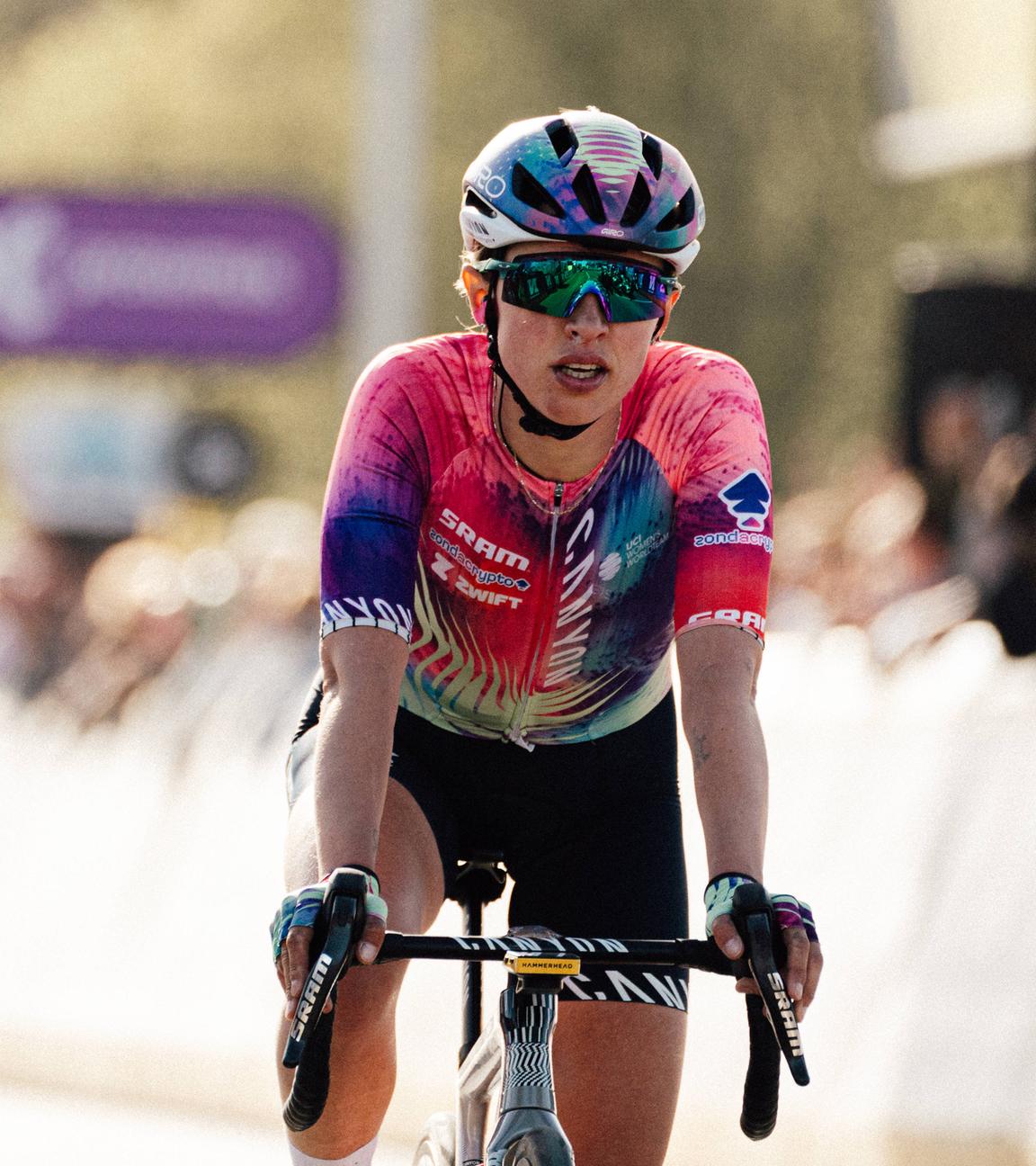 Rennradfahrerin Katarzyna Niewiadoma am 06.04.2025 bei dem Ronde van Vlaanderen Women 2025 in Oudenaarde, Belgien.