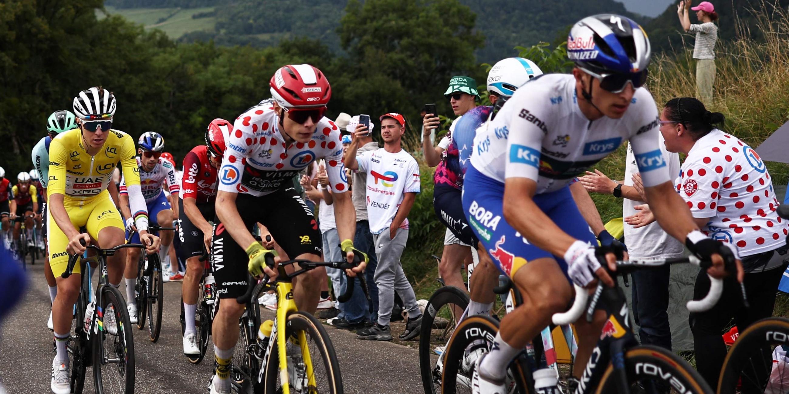 Der Slovene Tadej Pogacar, Dänemarks Jonas Vingegaard und Deutschlands Florian Lipowitz in Aktion bei der 20ten Etappe der Tour de France.