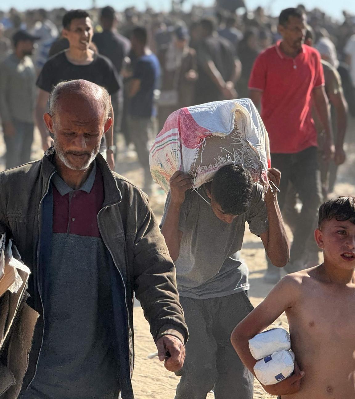 Rafah: Palästinenser erhalten Lebensmittelpakete von einer von den USA unterstützten Stiftung