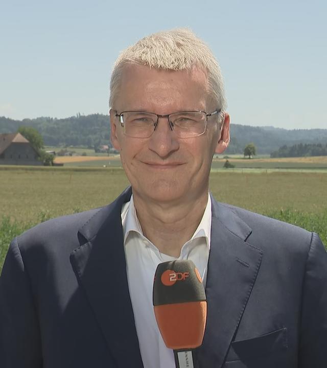 Elmar Theveßen zugeschaltet aus Bern